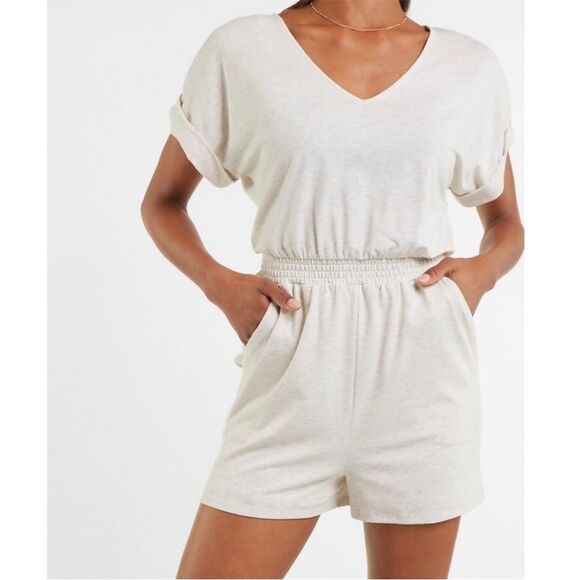NWT Express Soft V-Neck Lounge Romper Oatmeal Heather Sz S - Picture 1 of 9